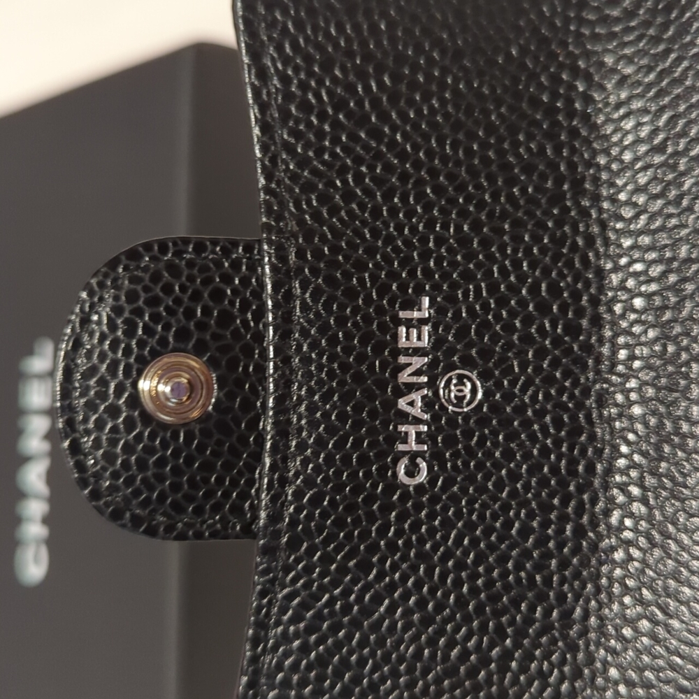 Chanel Flap Cardholder - Picture 4 of 10